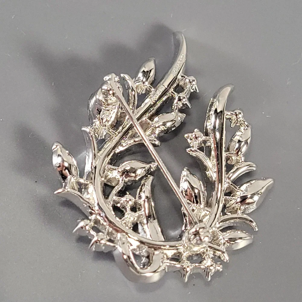 Trifari‎ Rhinestone Brooch Silver Clear Leaf Spray Baguette Marquise Jewelry